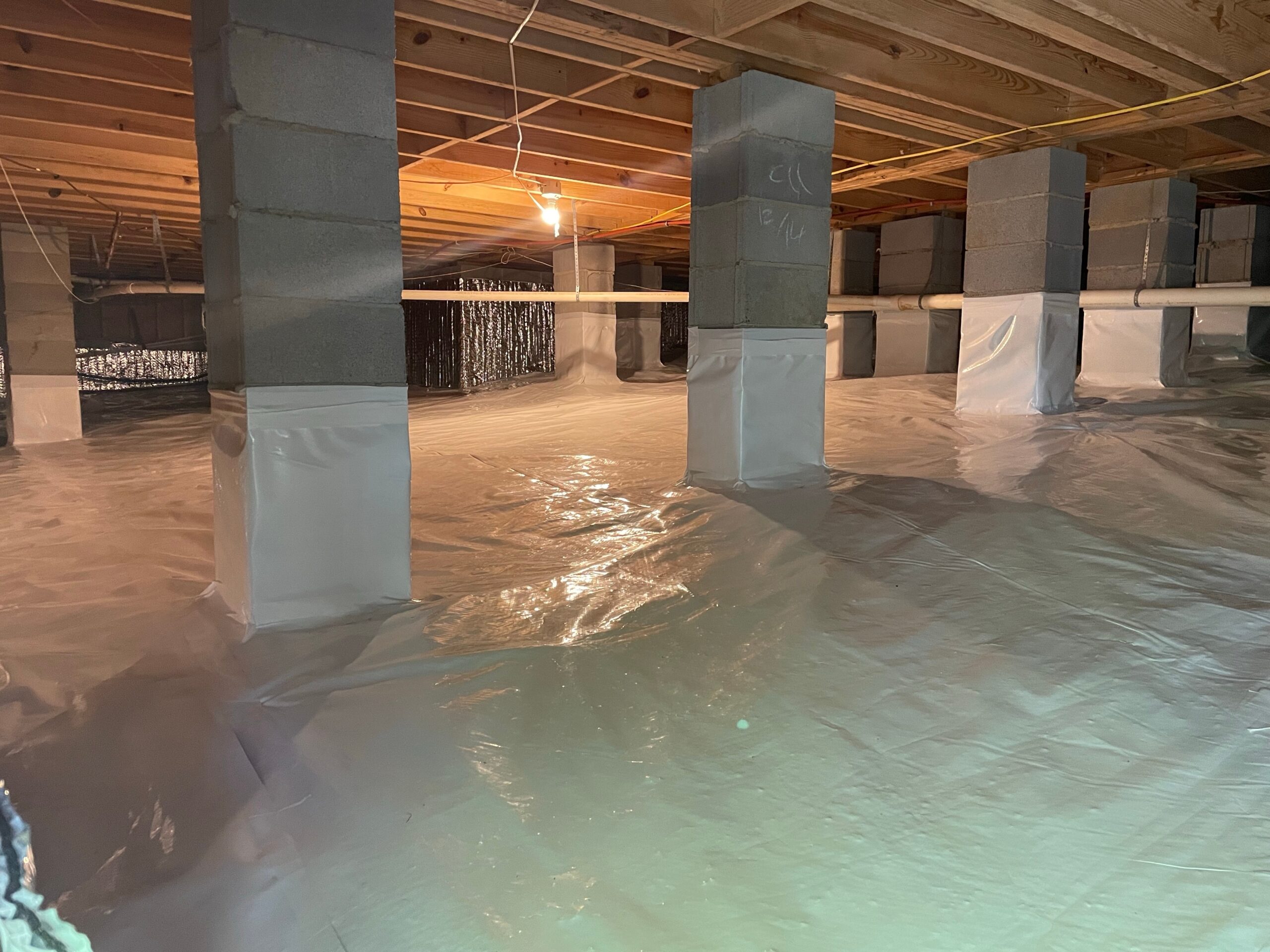 Clean,Crawl,Space,With,Encapsulation